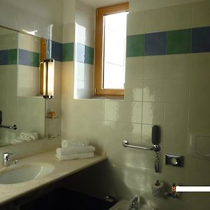 Camera familiare con letto king size